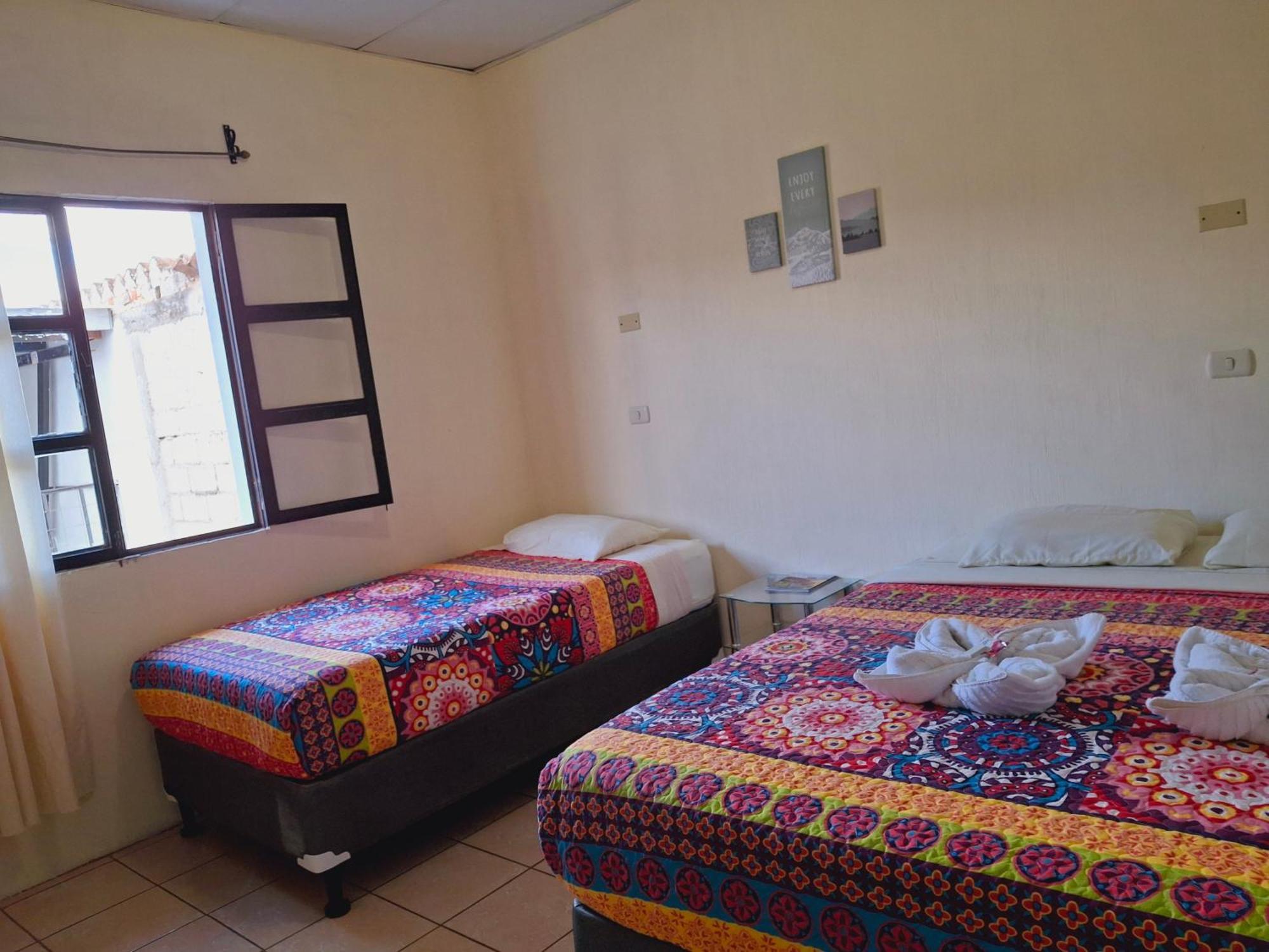 Blue Moon Hostel Antigua Luaran gambar