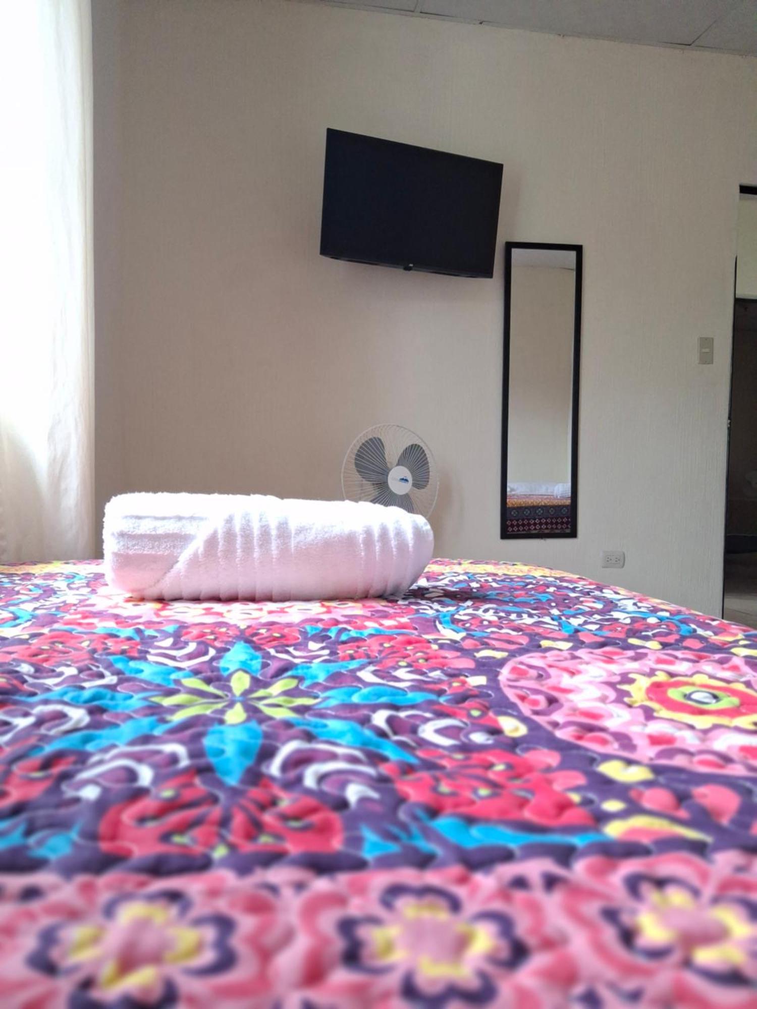 Blue Moon Hostel Antigua Luaran gambar